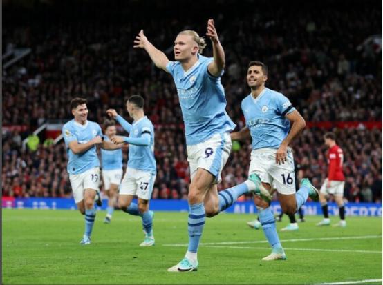 哈兰德在曼联比赛中比赛局势复杂，刷新纪录引发热议！